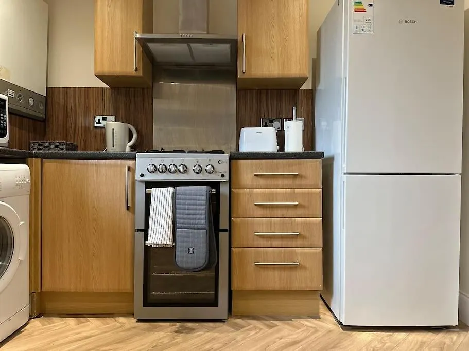 Modern And Stylish 1-Bed Apartment In Dundee City Centre - Perfect For Short Or Long Stays & Contractors