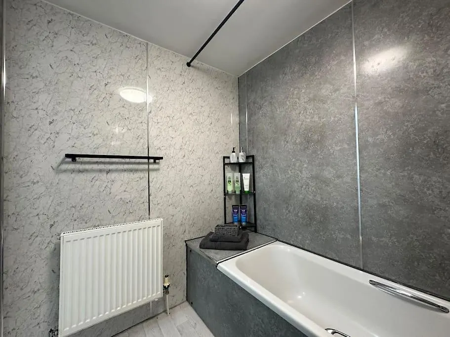 Modern And Stylish 1-Bed Apartment In Dundee City Centre - Perfect For Short Or Long Stays & Contractors