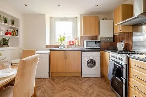 Modern And Stylish 1-Bed Apartment In Dundee City Centre - Perfect For Short Or Long Stays & Contractors
