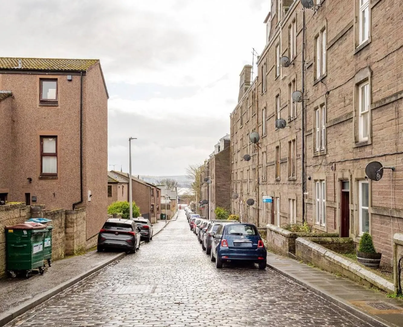 Modern And Stylish 1-Bed Apartment In Dundee City Centre - Perfect For Short Or Long Stays & Contractors
