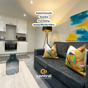 Serviced Apartments: Cosy With Free Parking Apartment
