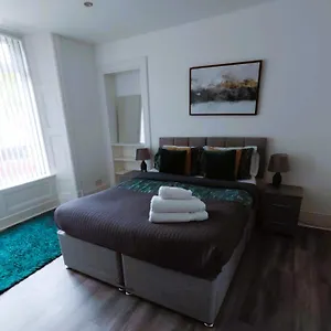 Bright & Stylish Apartment